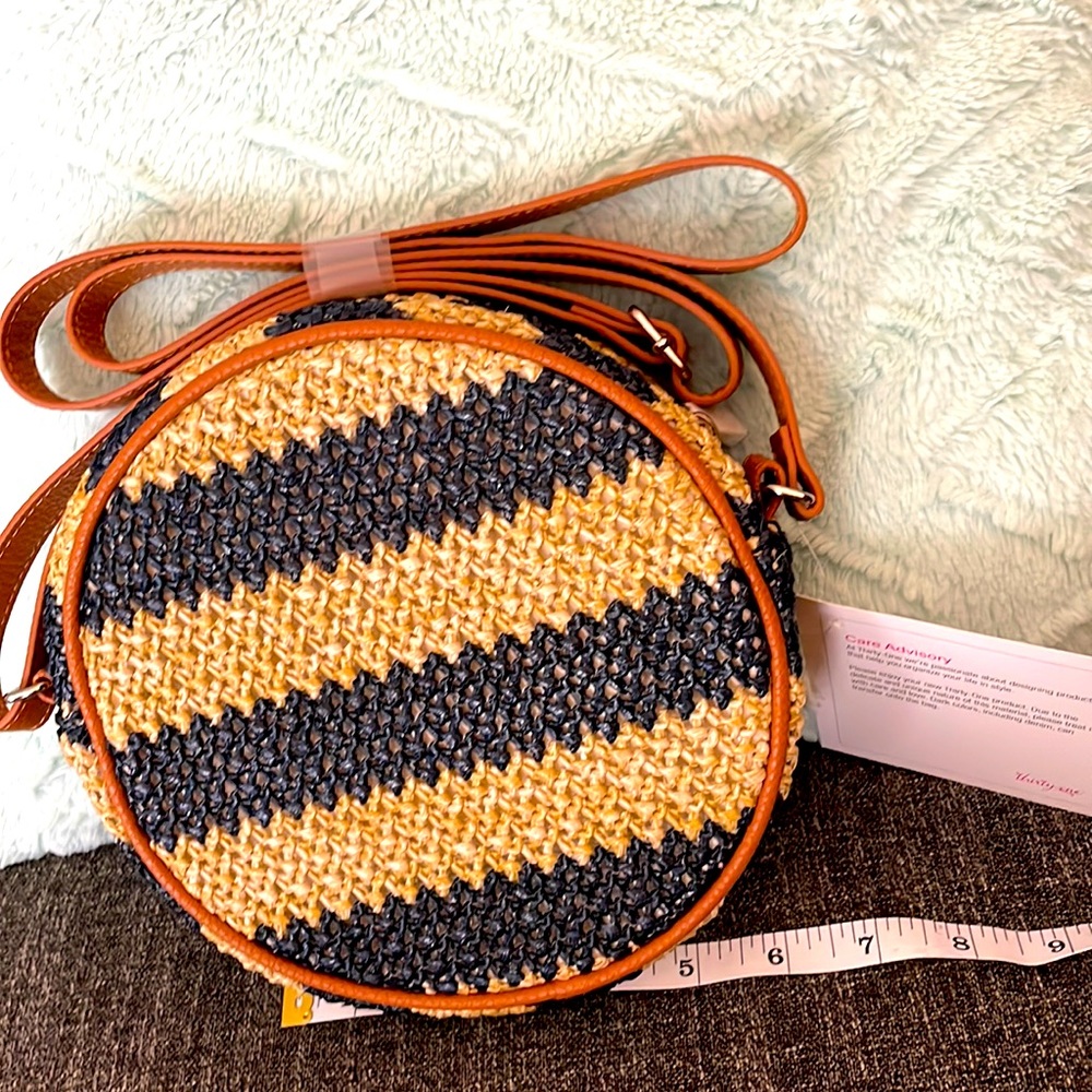 Jewell by Thirty-One Round About Straw Crossbody Purse